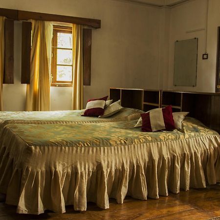 Ken And Twill Guest House Shillong Esterno foto