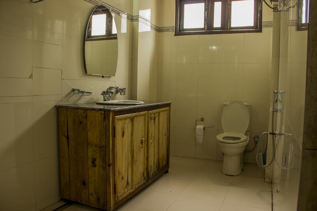 Ken And Twill Guest House Shillong Esterno foto